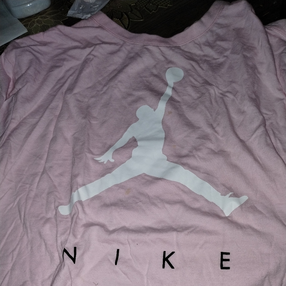 Kids size large baby pink Jordan t-shirt